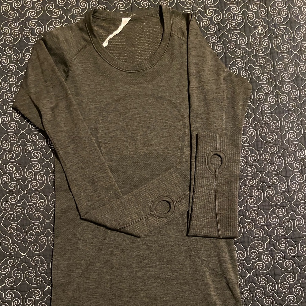 Lululemon swiftly long sleeve Army green